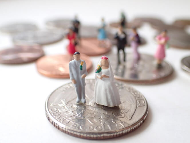 親族のみや身内のみの結婚式の費用はどう支払う？自己負担とゲストからのご祝儀や援助