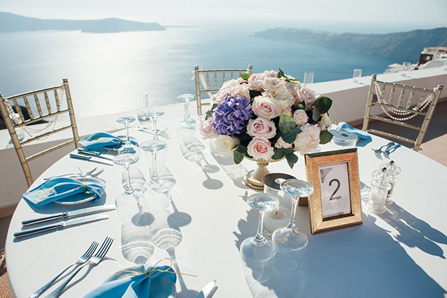 どんなテイストで楽しむ 海 がテーマのゲストテーブルコーディネート 結婚式準備 Com