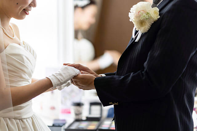 職場 友人への結婚報告は入籍前に マナーとタイミングについて 結婚式準備 Com