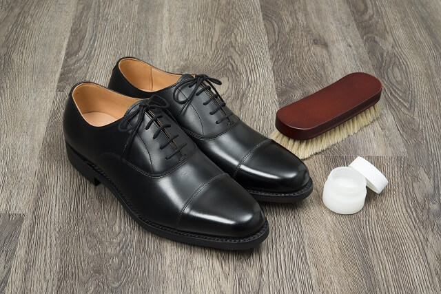 フォーマルな結婚式に出席する男性の靴のマナーと選び方
