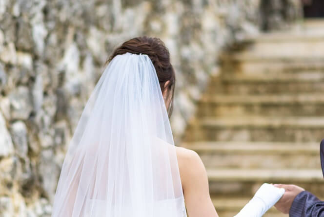 沖縄の結婚式に参列する服装とは？家族、親族の選び方の注意点