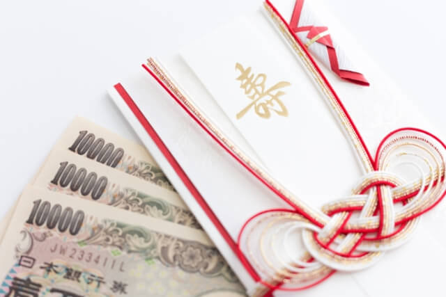 ご祝儀袋の中袋に書く金額は漢数字 裏と表の書き方をおさらい 結婚式準備 Com