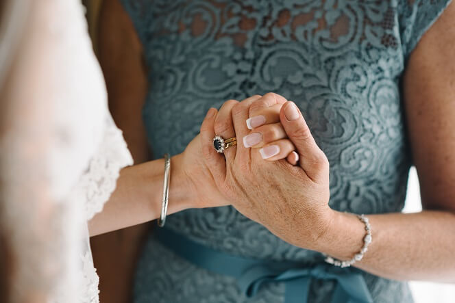 新郎新婦の母親が結婚式で洋装やドレスを選ぶ際の5つの注意点