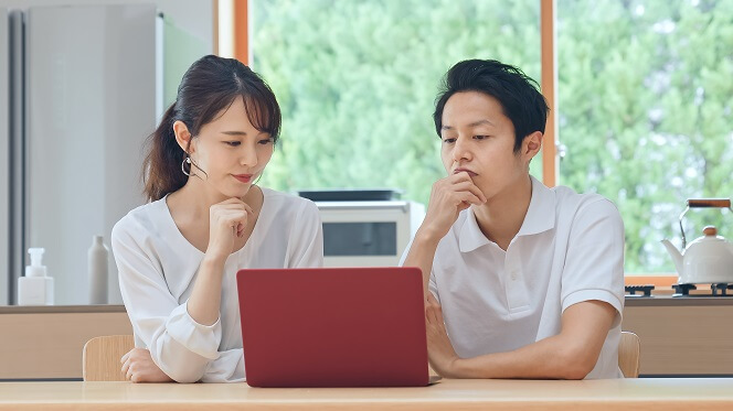 オンライン結婚式の申し込み先や主な会場やプラン内容