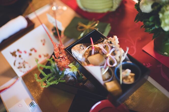 オンライン結婚式の料理や飲物の提供方法や演出。ゲストと一体感を感じる楽しみ方