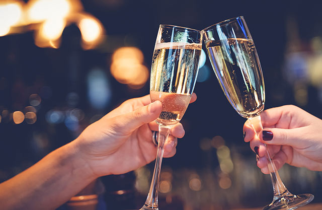 結婚記念日のお祝いに何する