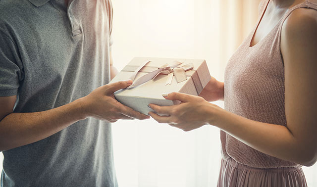 結婚記念日のお祝いに何する